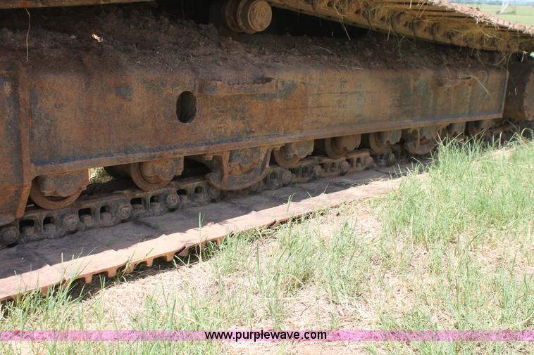 image for item I1568 2005 Komatsu PC200LC-7 excavator