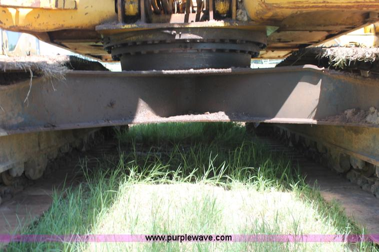 image for item I1568 2005 Komatsu PC200LC-7 excavator
