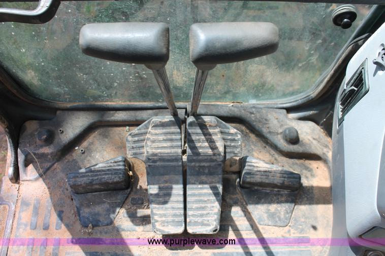 image for item I1569 2004 Komatsu PC160LC-7KA excavator