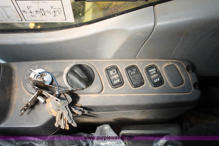 image for item I1569 2004 Komatsu PC160LC-7KA excavator