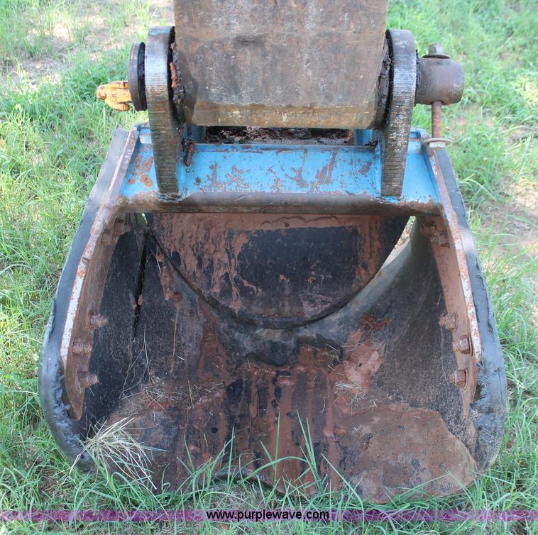 image for item I1569 2004 Komatsu PC160LC-7KA excavator