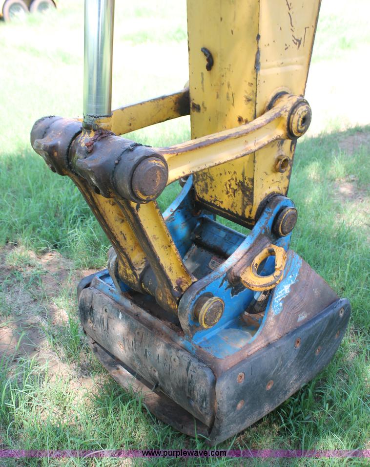 image for item I1569 2004 Komatsu PC160LC-7KA excavator