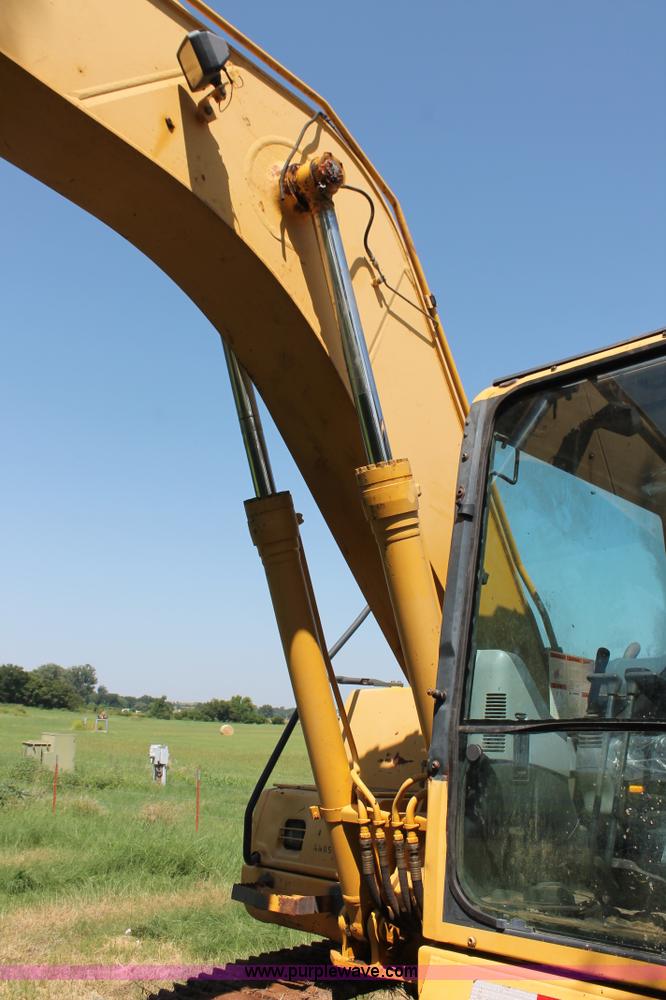 image for item I1569 2004 Komatsu PC160LC-7KA excavator