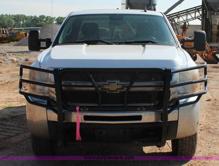 image for item I1570 2009 Chevrolet Silverado 2500HD Z71 Ext. Cab pickup truck