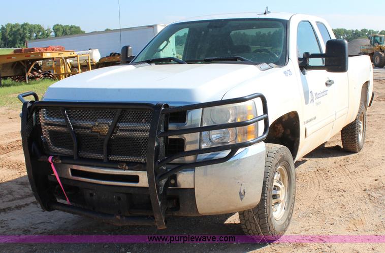 image for item I1570 2009 Chevrolet Silverado 2500HD Z71 Ext. Cab pickup truck
