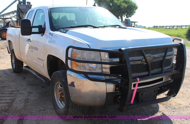 image for item I1570 2009 Chevrolet Silverado 2500HD Z71 Ext. Cab pickup truck