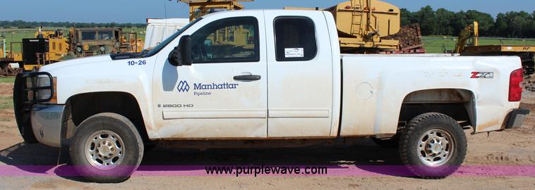 image for item I1570 2009 Chevrolet Silverado 2500HD Z71 Ext. Cab pickup truck