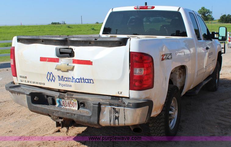 image for item I1570 2009 Chevrolet Silverado 2500HD Z71 Ext. Cab pickup truck