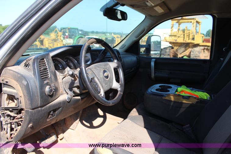 image for item I1570 2009 Chevrolet Silverado 2500HD Z71 Ext. Cab pickup truck