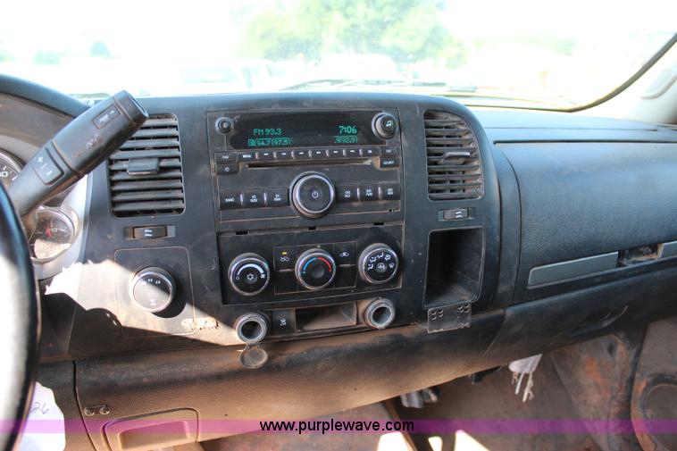 image for item I1570 2009 Chevrolet Silverado 2500HD Z71 Ext. Cab pickup truck