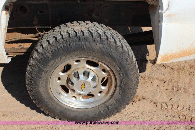 image for item I1570 2009 Chevrolet Silverado 2500HD Z71 Ext. Cab pickup truck