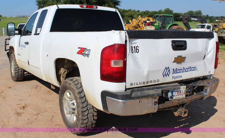 image for item I1571 2010 Chevrolet Silverado 2500HD Z71 Ext. Cab pickup truck