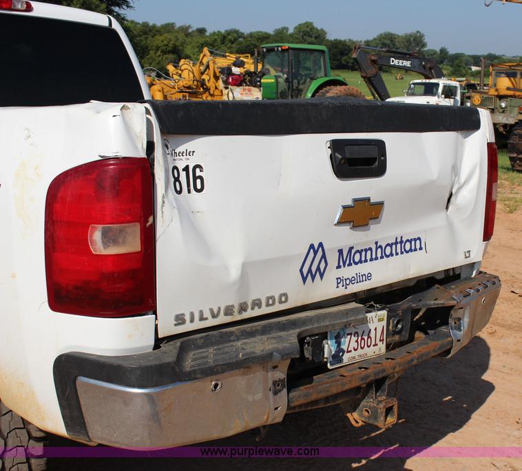 image for item I1571 2010 Chevrolet Silverado 2500HD Z71 Ext. Cab pickup truck