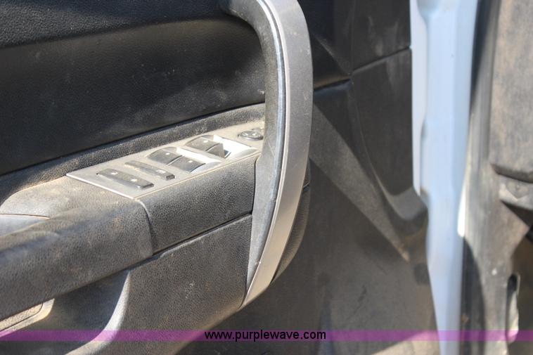 image for item I1571 2010 Chevrolet Silverado 2500HD Z71 Ext. Cab pickup truck