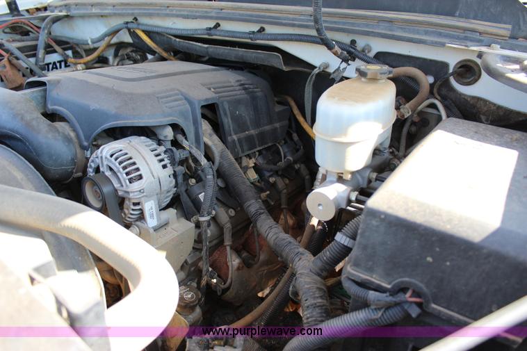 image for item I1571 2010 Chevrolet Silverado 2500HD Z71 Ext. Cab pickup truck