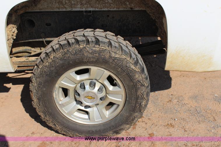 image for item I1571 2010 Chevrolet Silverado 2500HD Z71 Ext. Cab pickup truck