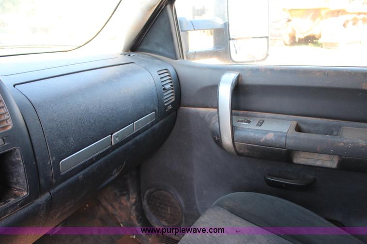 image for item I1573 2009 Chevrolet Silverado 1500 Z71 Ext. Cab pickup truck