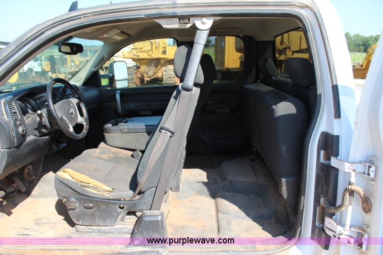 image for item I1573 2009 Chevrolet Silverado 1500 Z71 Ext. Cab pickup truck