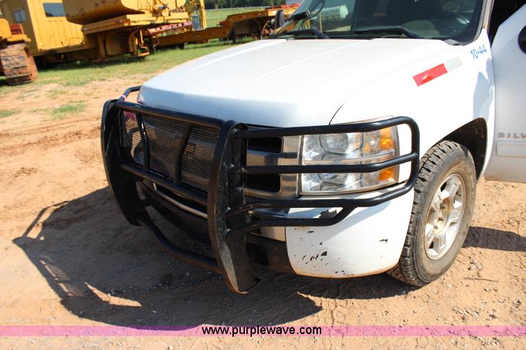 image for item I1573 2009 Chevrolet Silverado 1500 Z71 Ext. Cab pickup truck