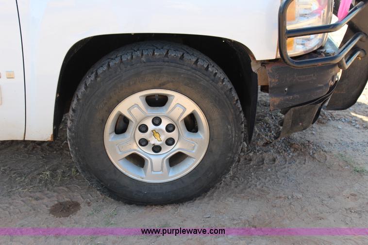 image for item I1573 2009 Chevrolet Silverado 1500 Z71 Ext. Cab pickup truck