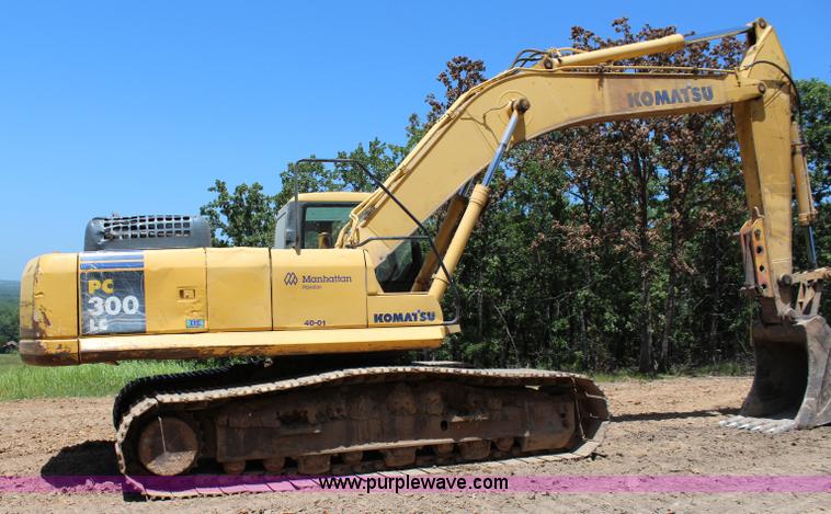 image for item I1582 2005 Komatsu PC300LC-7 excavator