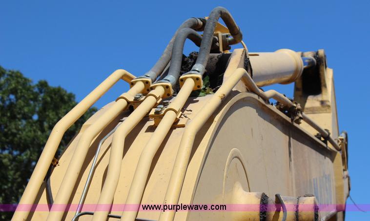 image for item I1582 2005 Komatsu PC300LC-7 excavator