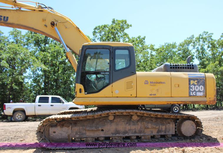 image for item I1582 2005 Komatsu PC300LC-7 excavator