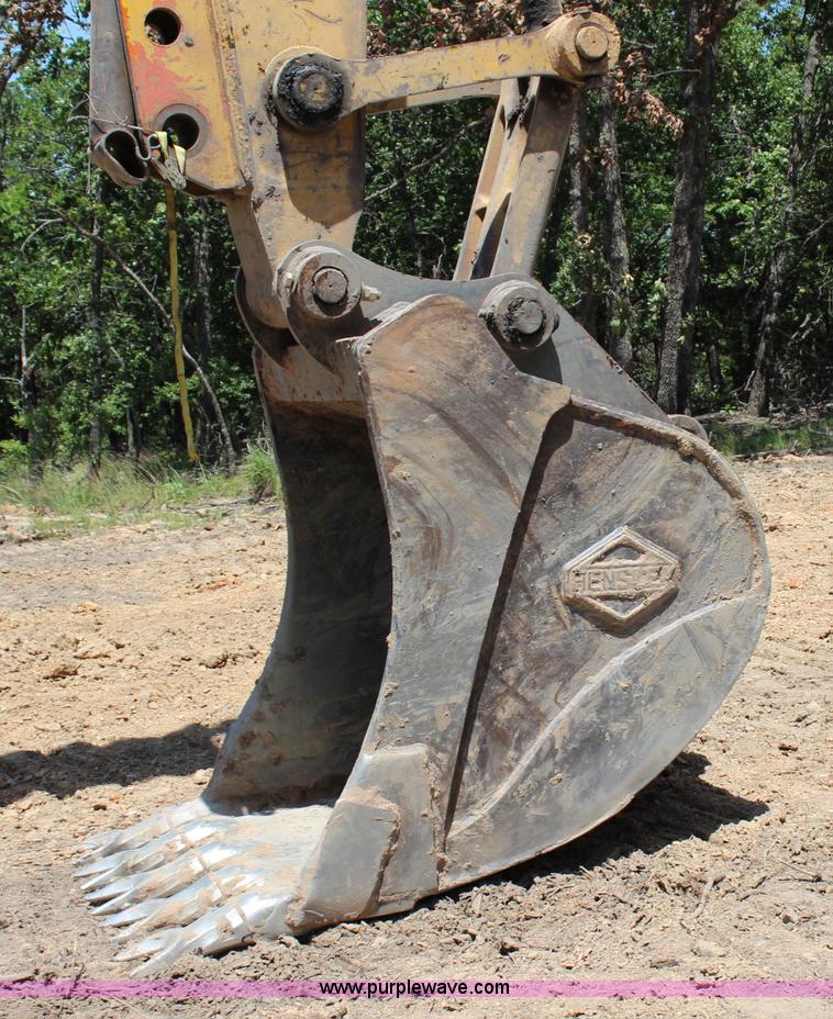 image for item I1582 2005 Komatsu PC300LC-7 excavator