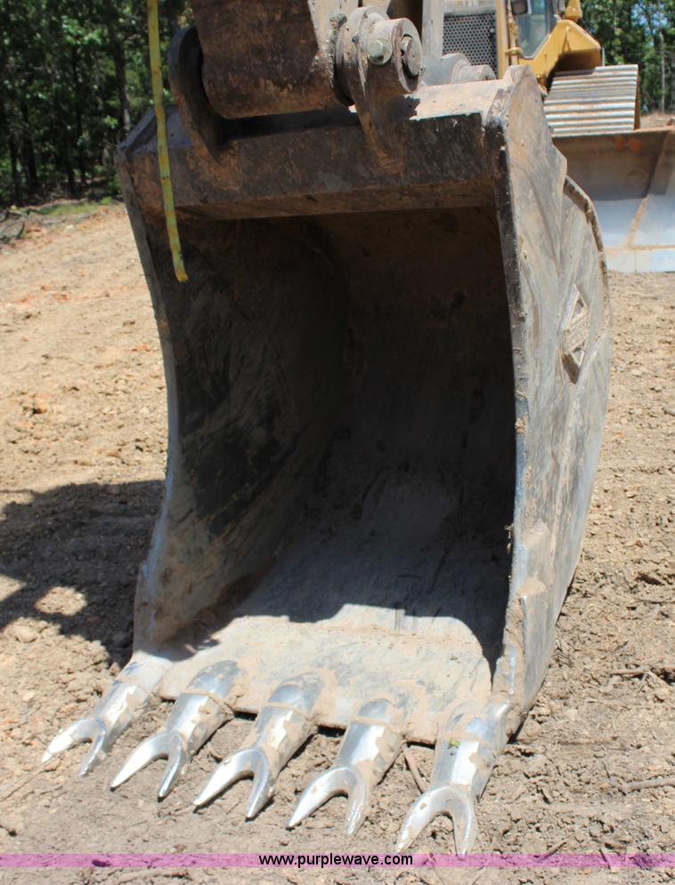 image for item I1582 2005 Komatsu PC300LC-7 excavator