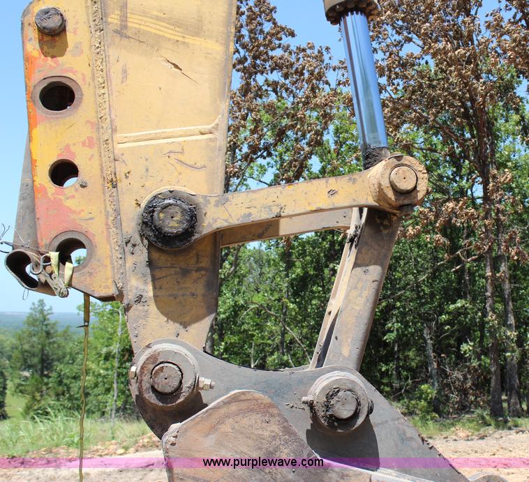 image for item I1582 2005 Komatsu PC300LC-7 excavator