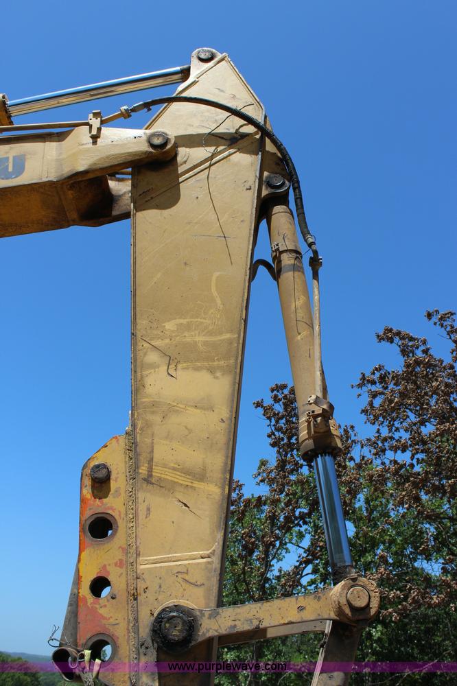 image for item I1582 2005 Komatsu PC300LC-7 excavator