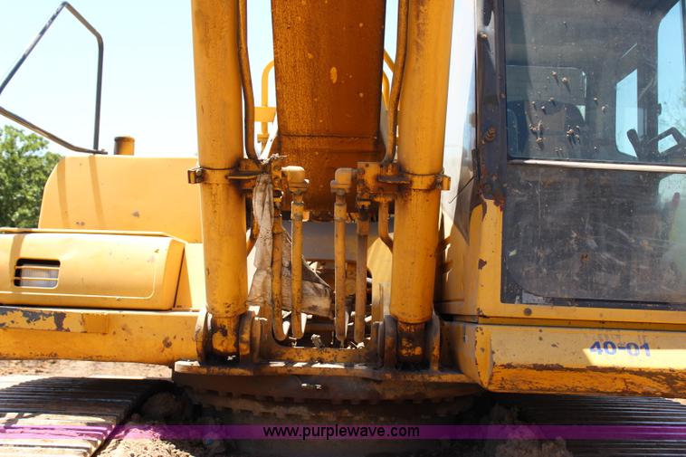image for item I1582 2005 Komatsu PC300LC-7 excavator