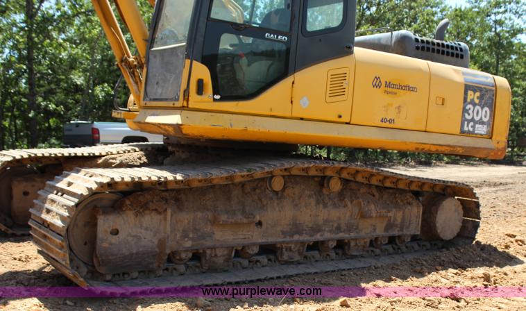 image for item I1582 2005 Komatsu PC300LC-7 excavator