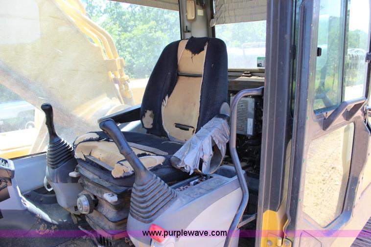 image for item I1582 2005 Komatsu PC300LC-7 excavator