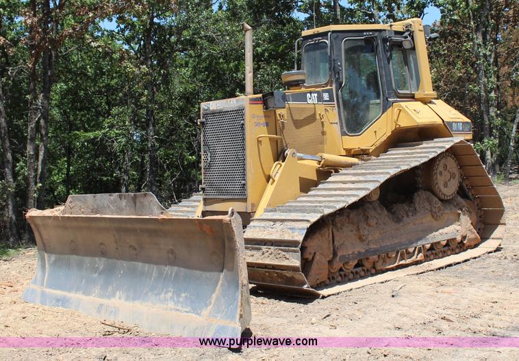 image for item I1583 2001 Caterpillar D6M LGP dozer