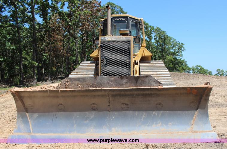image for item I1583 2001 Caterpillar D6M LGP dozer