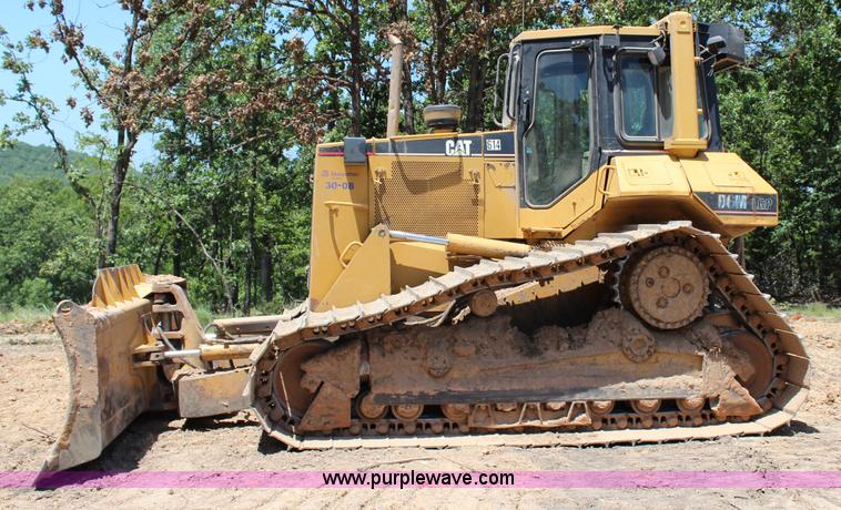 image for item I1583 2001 Caterpillar D6M LGP dozer