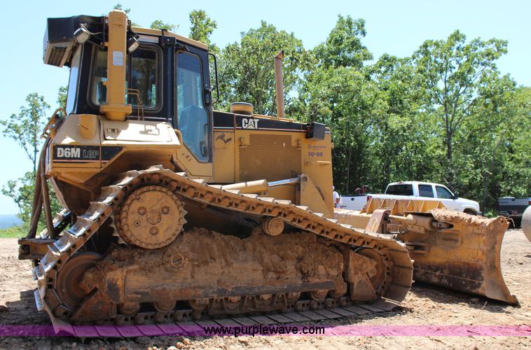 image for item I1583 2001 Caterpillar D6M LGP dozer