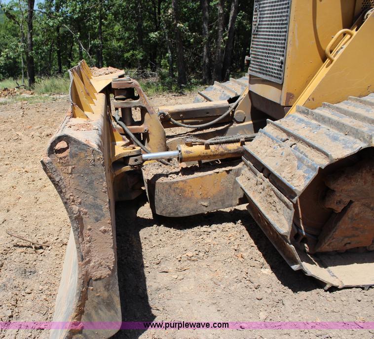 image for item I1583 2001 Caterpillar D6M LGP dozer