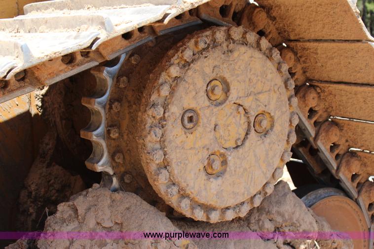 image for item I1583 2001 Caterpillar D6M LGP dozer