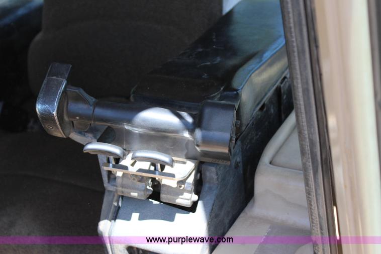 image for item I1583 2001 Caterpillar D6M LGP dozer