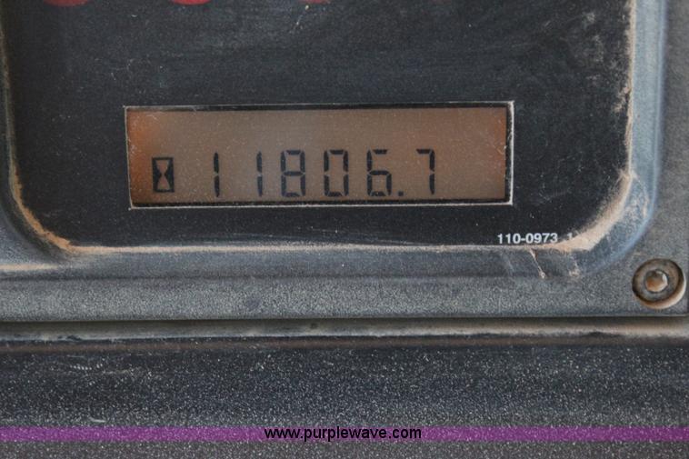 image for item I1583 2001 Caterpillar D6M LGP dozer