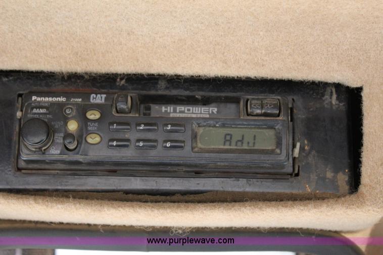 image for item I1583 2001 Caterpillar D6M LGP dozer