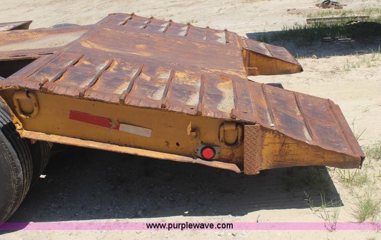 image for item I1584 1999 Atoka 24DE503 drop deck trailer