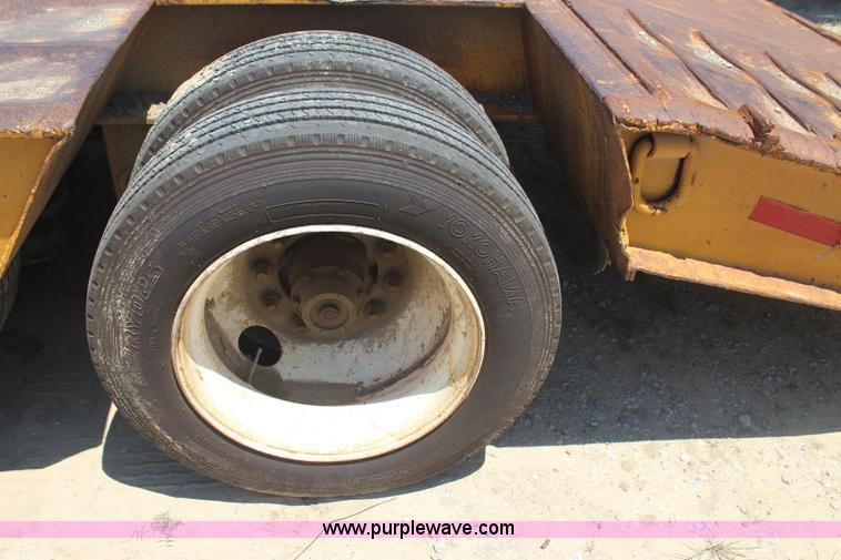 image for item I1584 1999 Atoka 24DE503 drop deck trailer