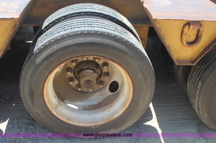 image for item I1584 1999 Atoka 24DE503 drop deck trailer