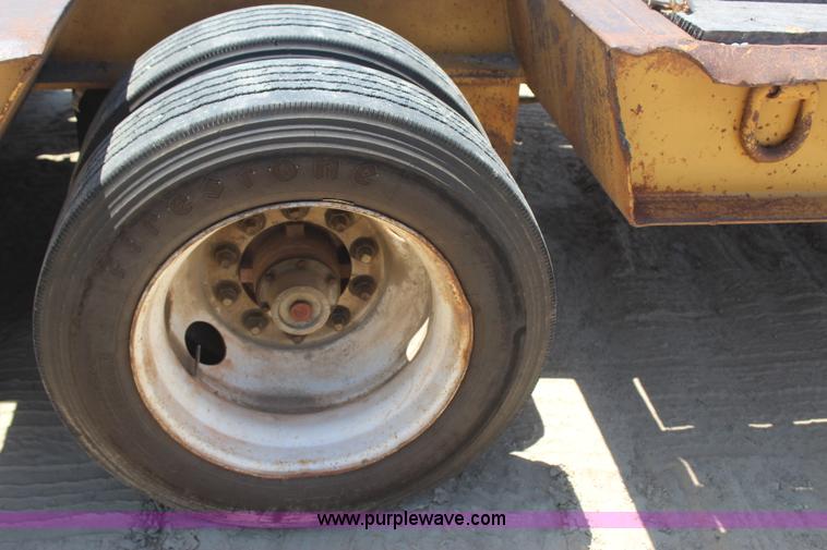 image for item I1584 1999 Atoka 24DE503 drop deck trailer