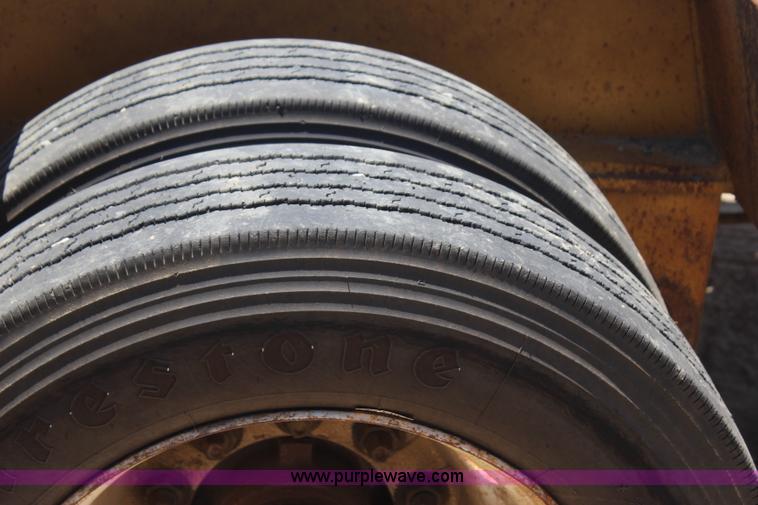 image for item I1584 1999 Atoka 24DE503 drop deck trailer