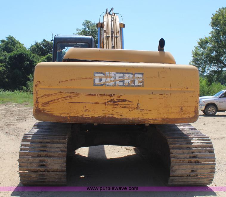 image for item I1585 2004 John Deere 270C LC excavator