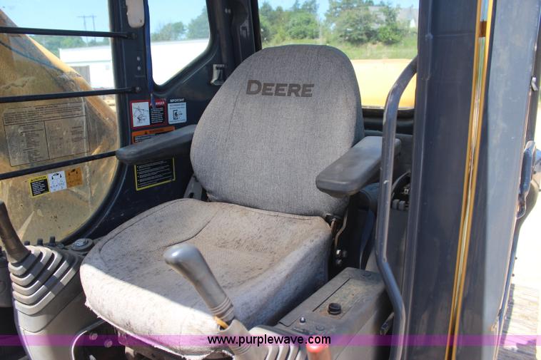 image for item I1585 2004 John Deere 270C LC excavator